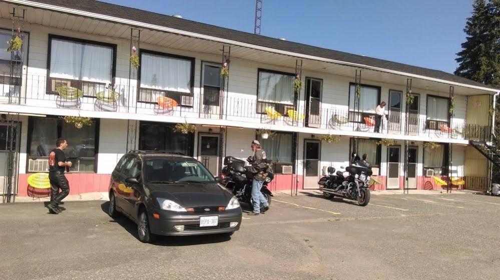 Latchford Bay Lake Inn - Frontiersman Motel מראה חיצוני תמונה