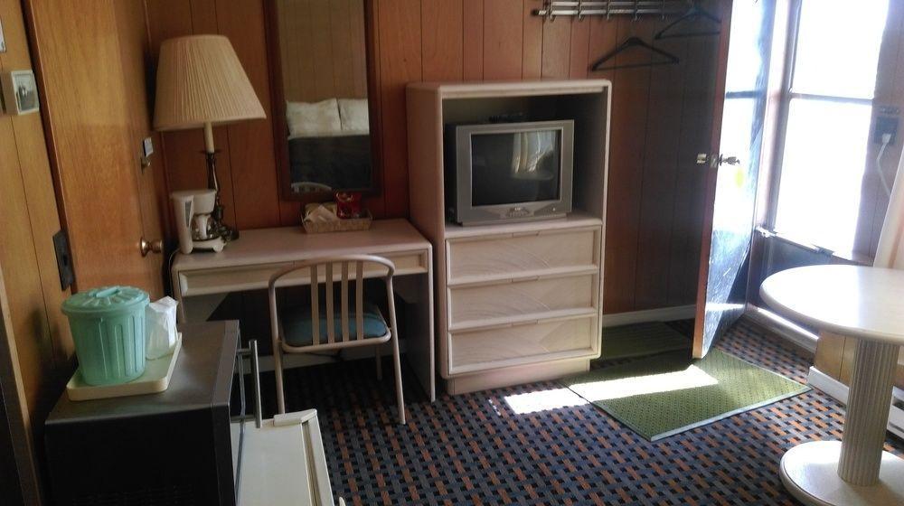 Latchford Bay Lake Inn - Frontiersman Motel מראה חיצוני תמונה