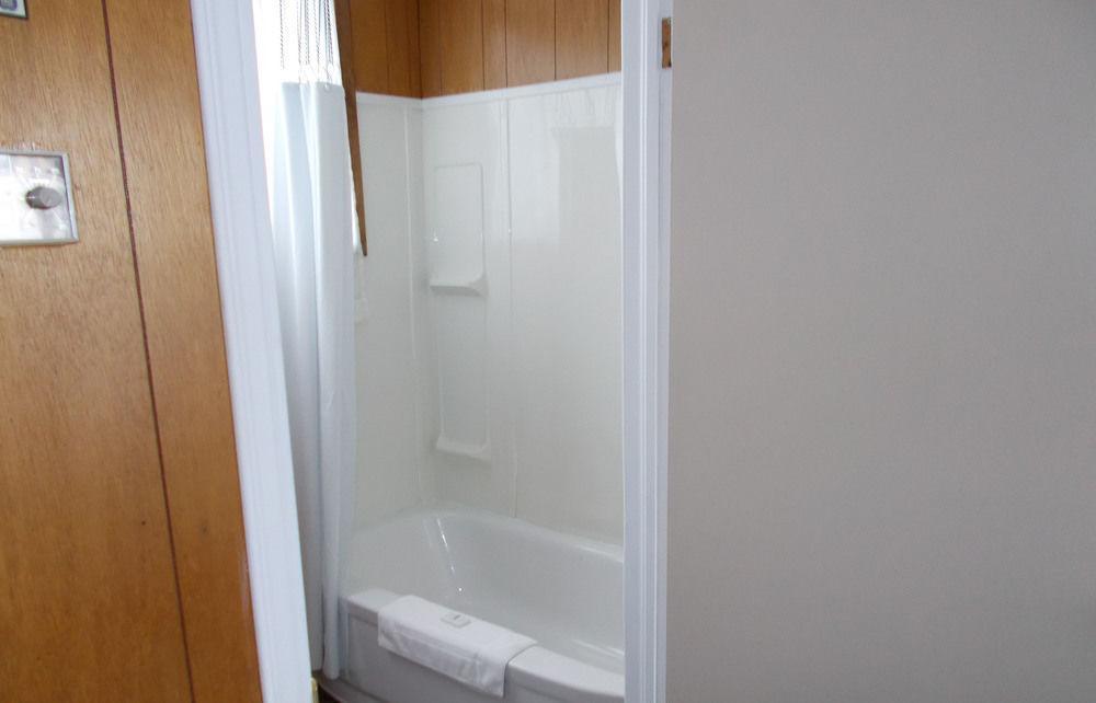 Latchford Bay Lake Inn - Frontiersman Motel מראה חיצוני תמונה