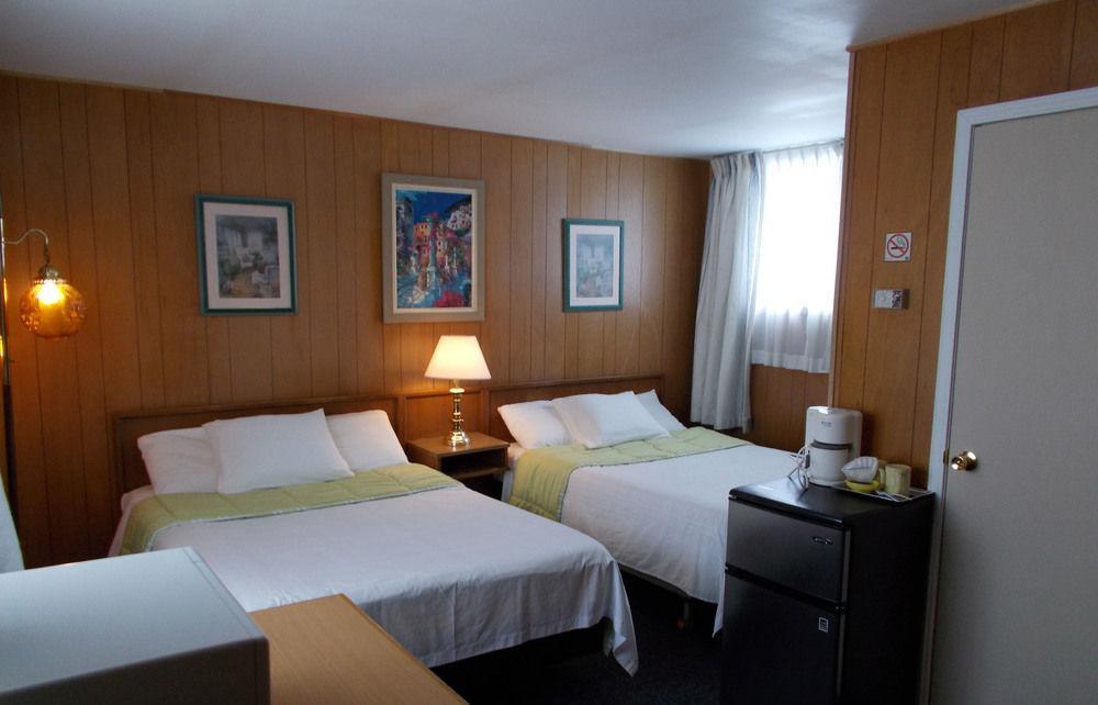Latchford Bay Lake Inn - Frontiersman Motel מראה חיצוני תמונה