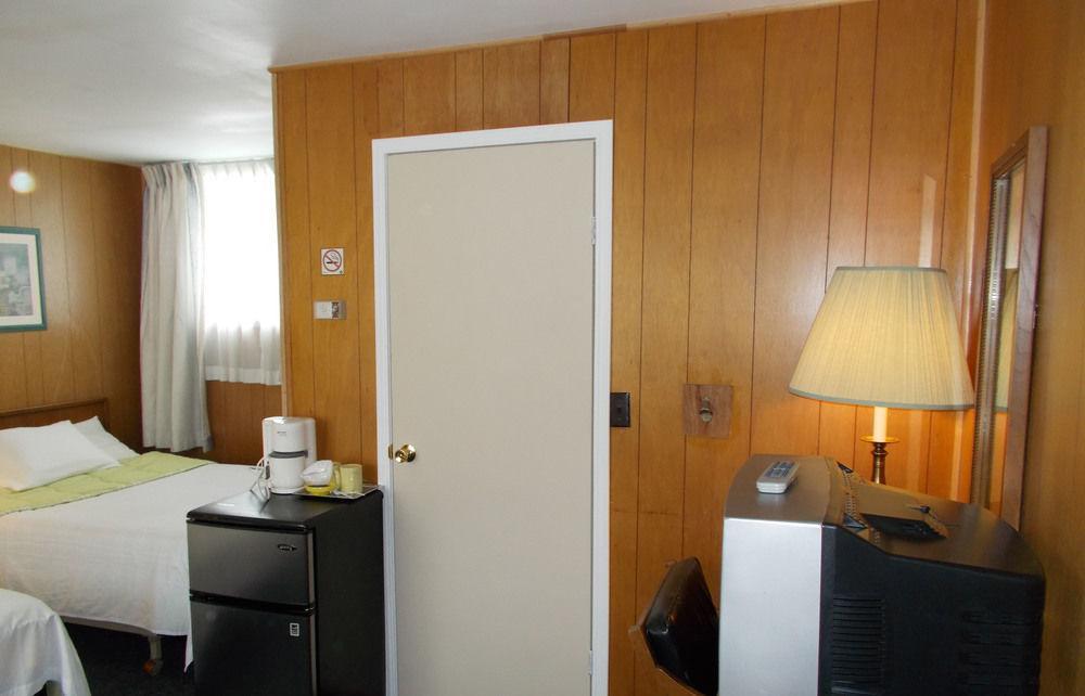 Latchford Bay Lake Inn - Frontiersman Motel מראה חיצוני תמונה