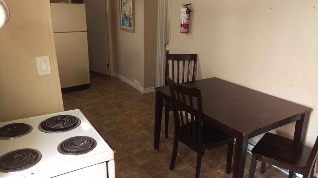Latchford Bay Lake Inn - Frontiersman Motel מראה חיצוני תמונה