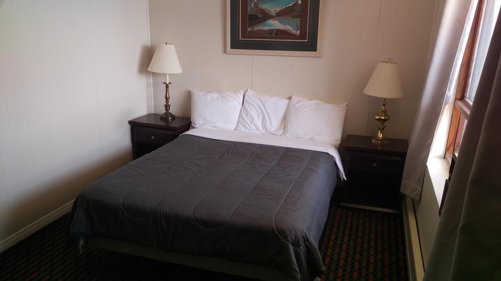 Latchford Bay Lake Inn - Frontiersman Motel מראה חיצוני תמונה